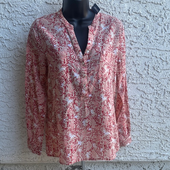 Old Navy Tops - Old Navy long-sleeve cotton blouse, size small-new, with a tag.